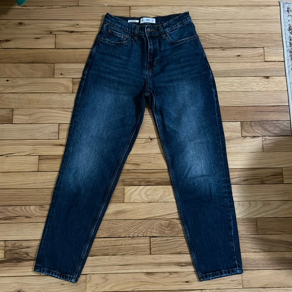 Medium wash denim mom jean